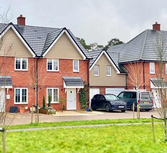 4 Bedroom Semi-Detached House For Sale In Caspars Way, Fordingbridge, SP6