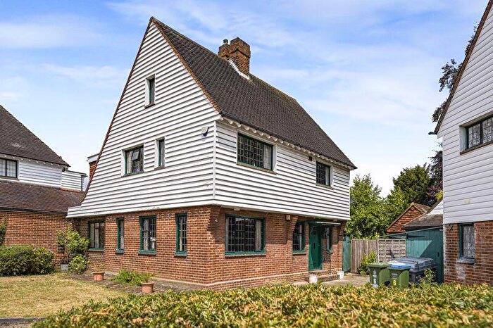 4 Bedroom Detached House For Sale In Old Forge Way, Sidcup, DA14