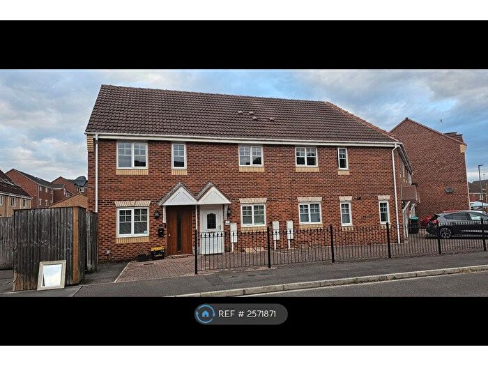 2 Bedroom Maisonette To Rent In Cairngorm Drive, Mansfield, NG18