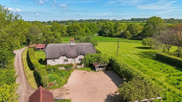 4 Bedroom Cottage For Sale In Froxfield, Petersfield, GU32