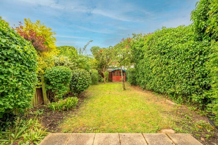 4 Bedroom Terraced House To Rent In Sandringham Road, Golders Green, London, NW11