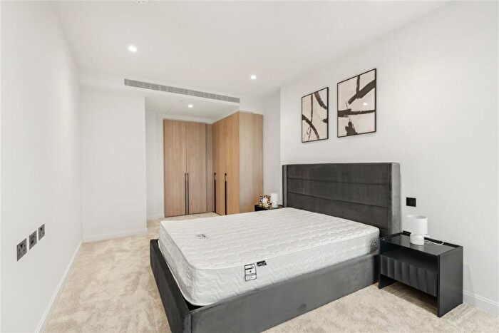2 Bedroom Apartment To Rent In Marsh Wall, Aspen, Canary Wharf, London, E14