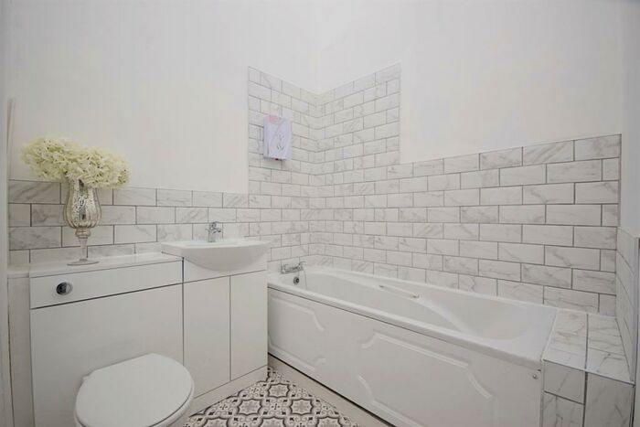 2 Bedroom Apartment To Rent In Arundel Avenue, Hazel Grove, Stockport, SK7