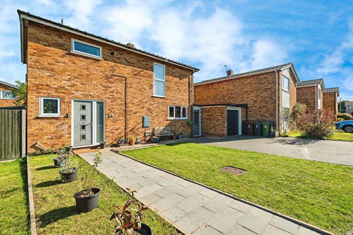 3 Bedroom Detached House For Sale In De Morley Close, Roydon, Diss, IP22
