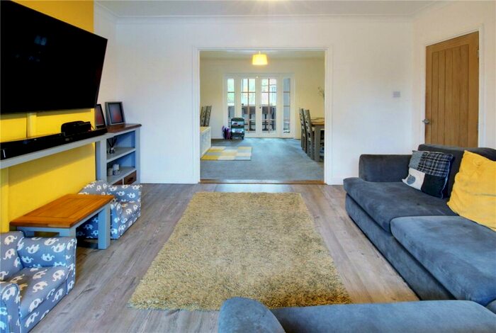 3 Bedroom Semi-Detached House For Sale In Drayton Wood Road, Hellesdon, Norwich, Norfolk, NR6