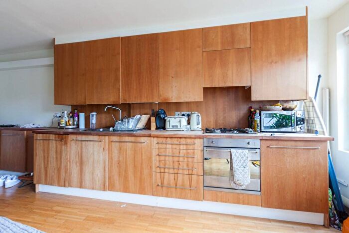 1 Bedroom Flat To Rent In Cowper Street, Shoreditch, London, EC2A