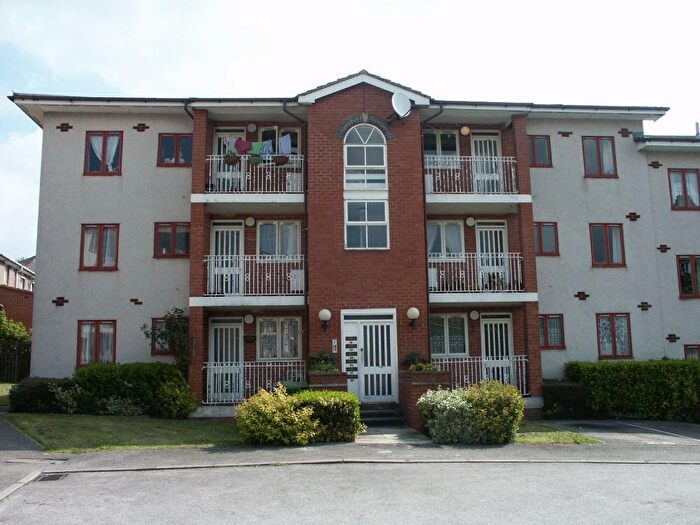 2 Bedroom Apartment To Rent In Regency Court, Bradford, West Yorkshire, BD8