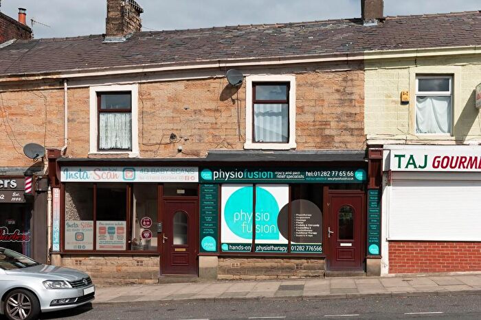 2 Bedroom Apartment To Rent In Burnley Road, Padiham, Burnley, Lancashire, BB12