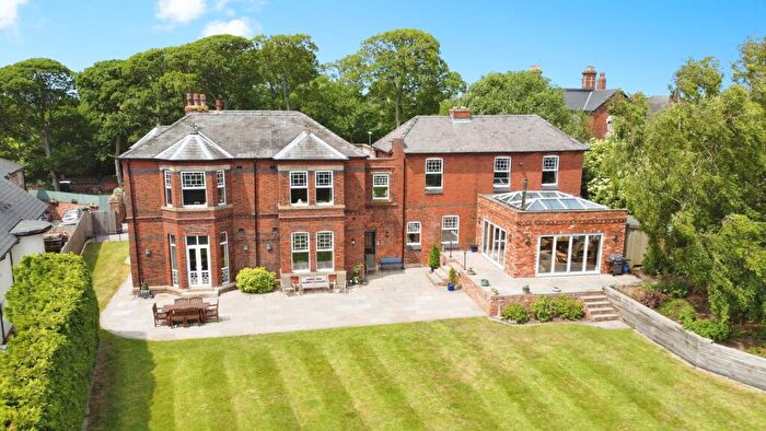 6 Bedroom Detached House For Sale In High Street, Tibshelf, Derbyshire, DE55