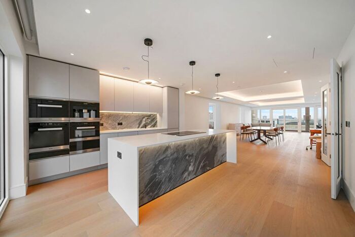 4 Bedroom Flat To Rent In Lincoln Apartments, Fountain Park Way, London, W12