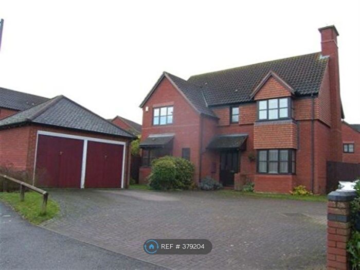 4 Bedroom Detached House To Rent In Linceslade Grove, Loughton, Milton Keynes, MK5