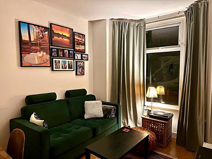 3 Bedroom Detached House To Rent In Louise Road, London, E15