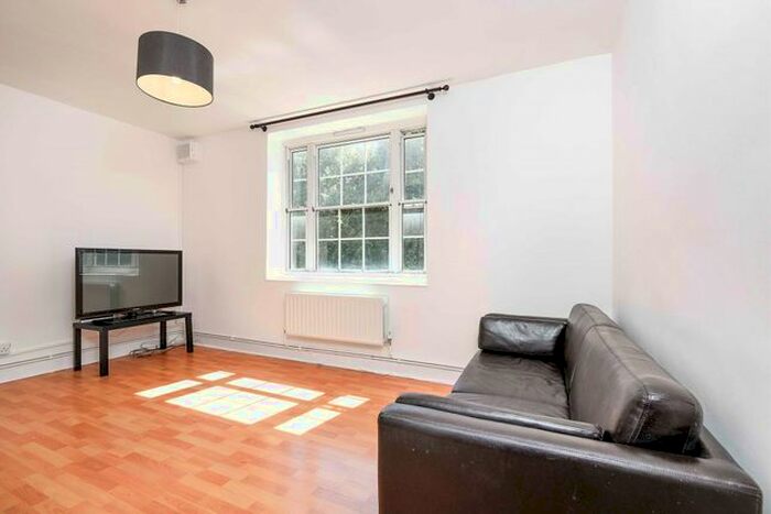 2 Bedroom Flat To Rent In William Bonney, Clapham Common, SW4