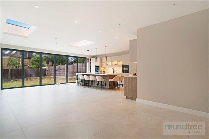 5 Bedroom Detached House For Sale In Ashley Lane, Hendon, NW4