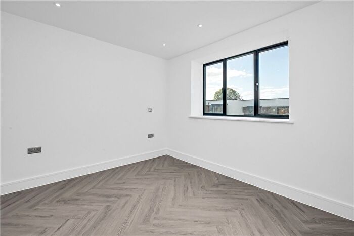 2 Bedroom Semi-Detached House For Sale In Stable Close, Wexham, Slough, SL3