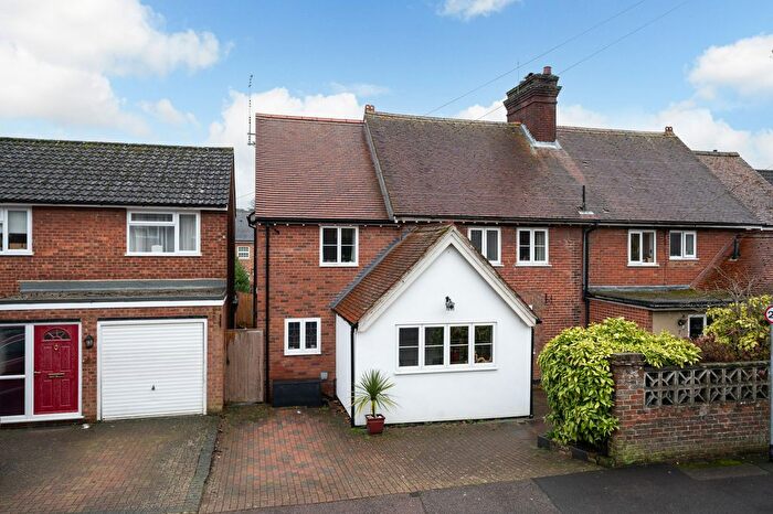 4 Bedroom Semi Detached House For Sale In Goldfield Road, Tring, HP23