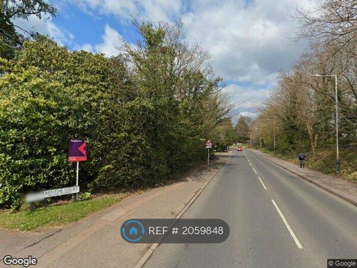 2 Bedroom Flat To Rent In Brentor Court, Tunbridge Wells, TN2