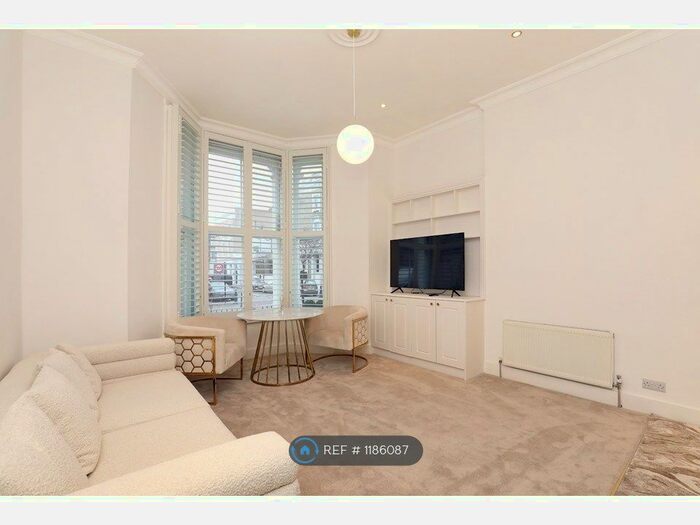 2 Bedroom Flat To Rent In Finborough Road, London, SW10
