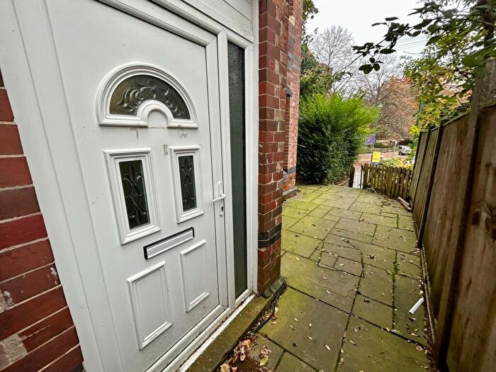 2 Bedroom Flat To Rent In Raleigh Street, Nottingham, NG7