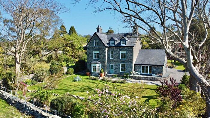 6 Bedroom Detached House For Sale In Dyffryn Ardudwy, LL44