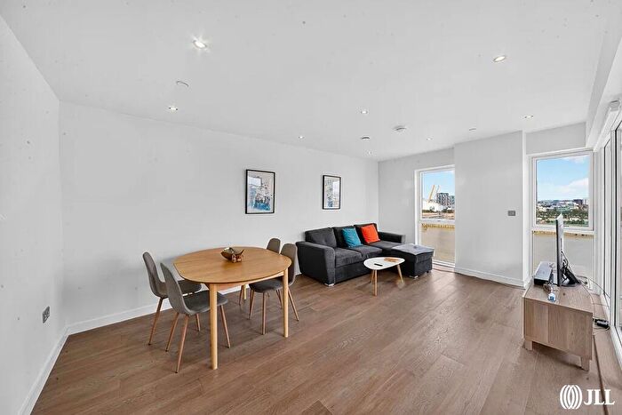 2 Bedroom Apartment For Sale In New Union Close London, E14