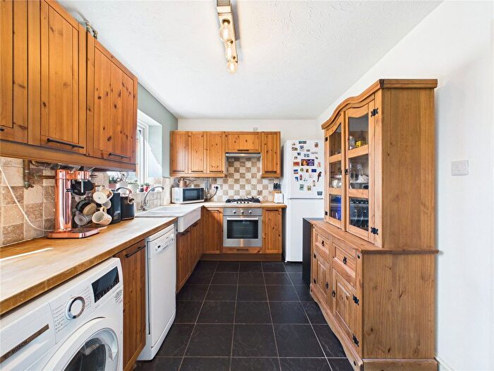 3 Bedroom Terraced House For Sale In Pilgrims Wharf, Bristol, BS4