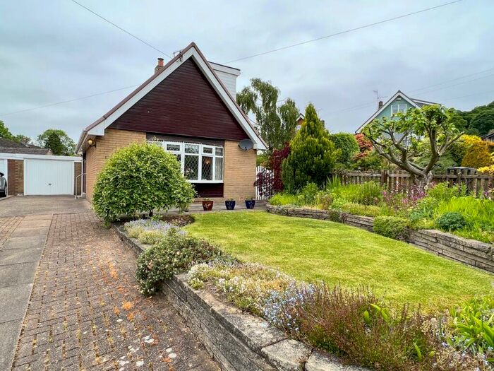 2 Bedroom Detached House For Sale In Woodroyd Avenue, Honley, Holmfirth, HD9