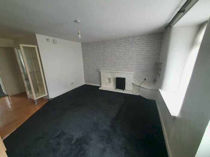 1 Bedroom Flat To Rent In Doncaster Road, Ferrybridge, WF11