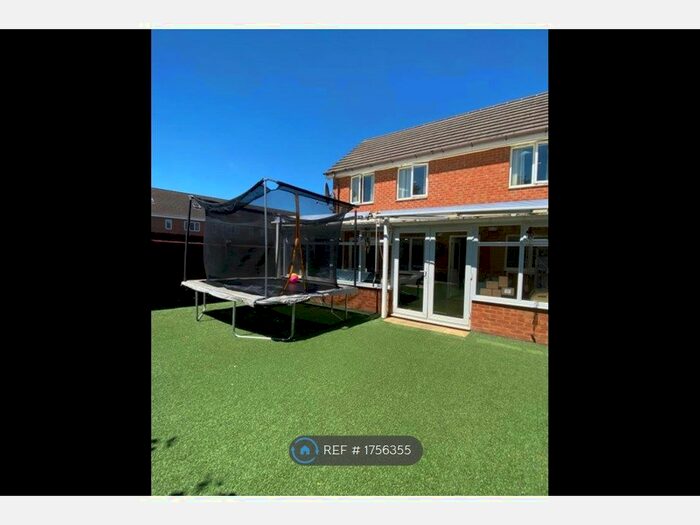 3 Bedroom Terraced House To Rent In Croyland Drive, Elstow, Bedford, MK42