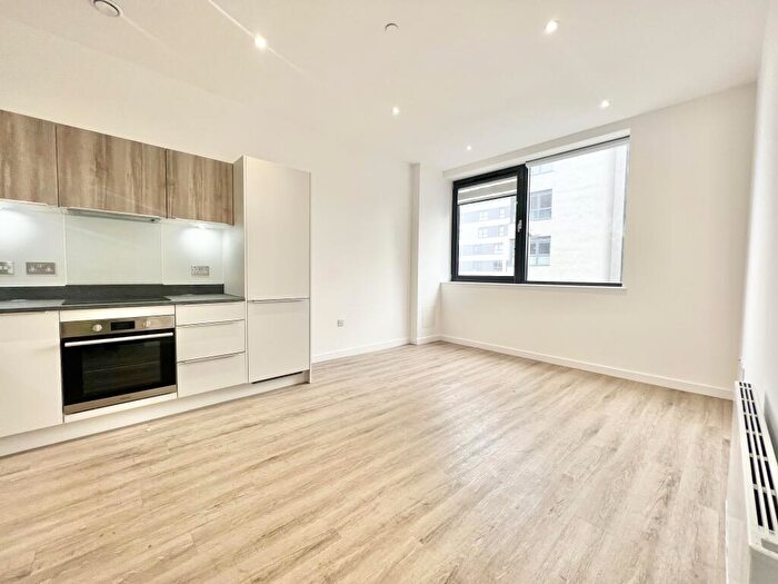 1 Bedroom Apartment To Rent In Normandy House, RG21