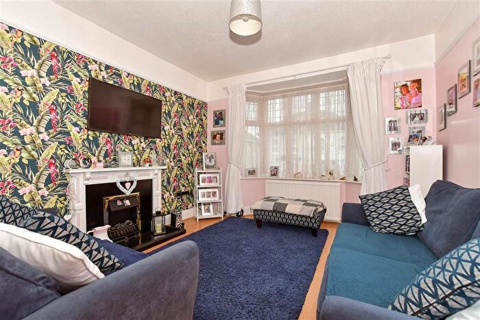 4 Bedroom Detached Bungalow For Sale In Newington Road, Ramsgate, Kent, CT12
