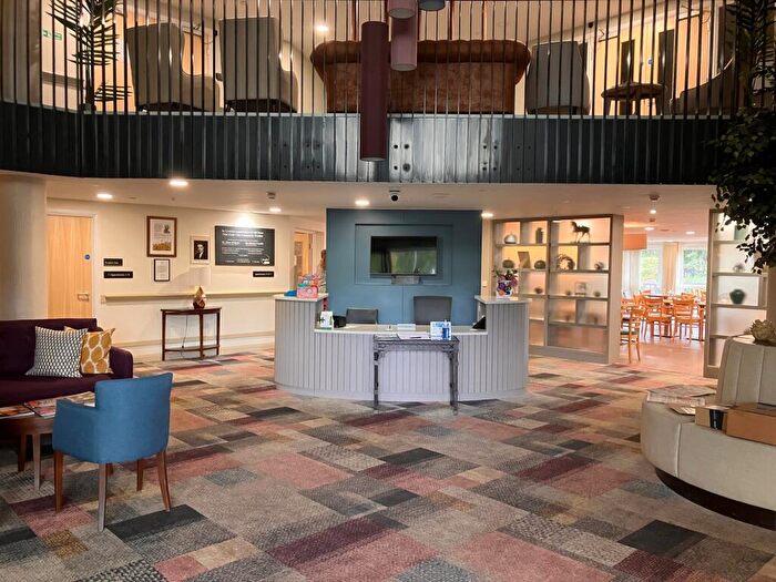 1 Bedroom Flat For Sale In Old Schools Lane, Ewell, KT17