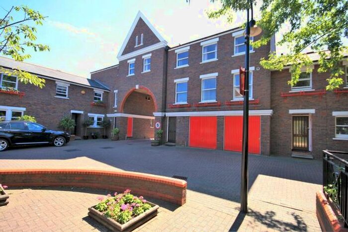 5 Bedroom Town House To Rent In Lockesfield Place, Isle Of Dogs, Canary Wharf, Isle Of Dogs, E14