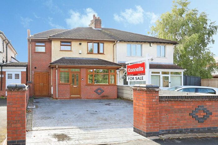 4 Bedroom Semi Detached House For Sale In Cannock Road, Fallings Park, Wolverhampton, WV10
