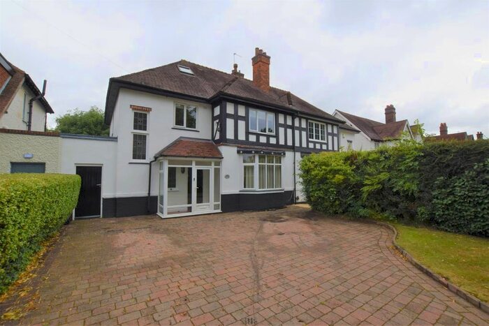 4 Bedroom Semi-Detached House To Rent In Green Lanes, Wylde Green, Sutton Coldfield, B73