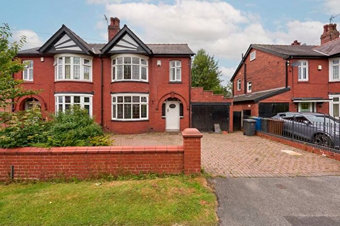 3 Bedroom Semi-Detached House For Sale In Greenways, Standish, Wigan, WN6