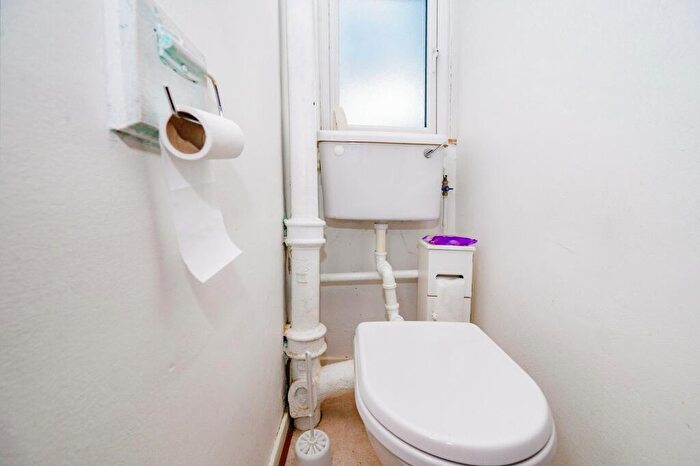 3 Bedroom Terraced House For Sale In Thornview Road, Houghton Regis, Dunstable, Bedfordshire, LU5