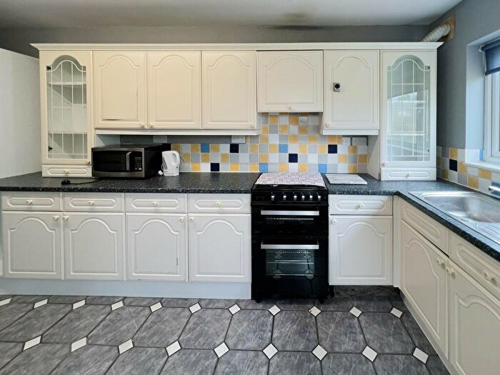 6 Bedroom Semi-Detached House To Rent In Dryleaze Road, Stapleton, Bristol, BS16