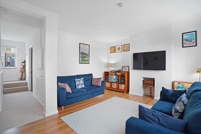 2 Bedroom Maisonette For Sale In Dartmouth Road, Forest Hill, London, SE23