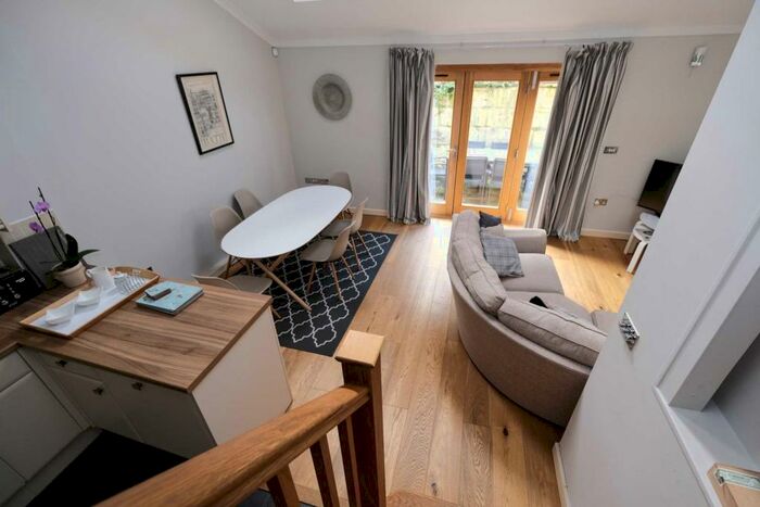 3 Bedroom House To Rent In Raby Mews, Bath, BA2