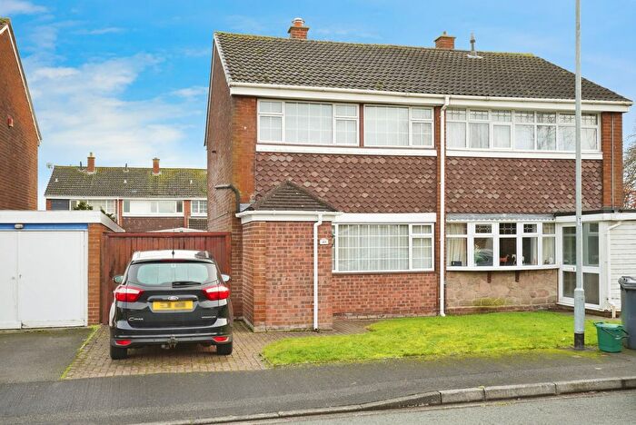 3 Bedroom Semi Detached House For Sale In Shrewsbury Road, Stretton, Burton-On-Trent, Staffordshire, DE13