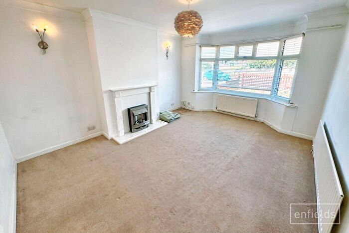 2 Bedroom Bungalow For Sale In Coxford Drove, Southampton, SO16