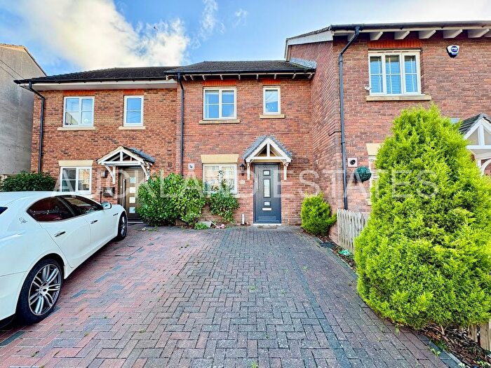 4 Bedroom Terraced House For Sale In Dixons Hill Road, North Mymms, Hatfield, AL9