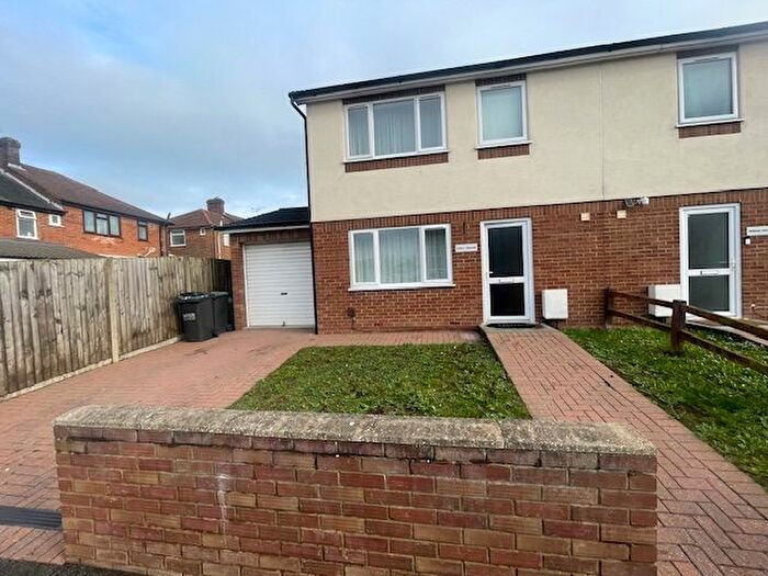 3 Bedroom Semi Detached House To Rent In Stapleford Road, Luton, LU2