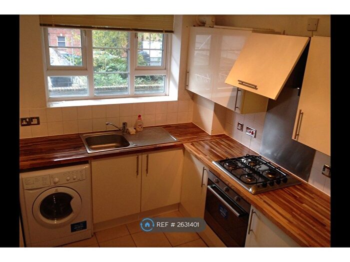 2 Bedroom Flat To Rent In Damien Street, Whitechapel, E1
