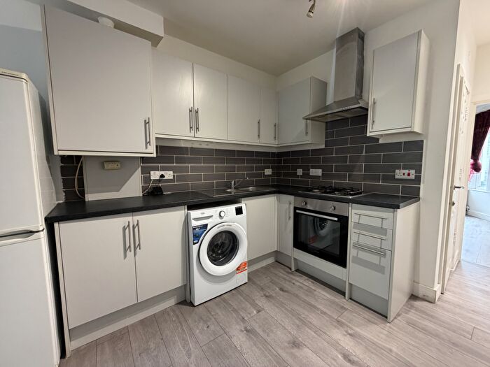 2 Bedroom Flat To Rent In Shrubbery Road, Edmonton, N9