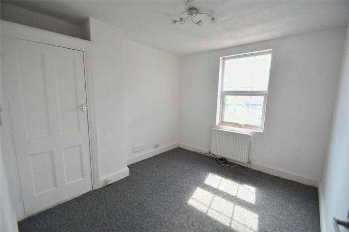 2 Bedroom Flat To Rent In Goresbrook Road, Dagenham, RM9