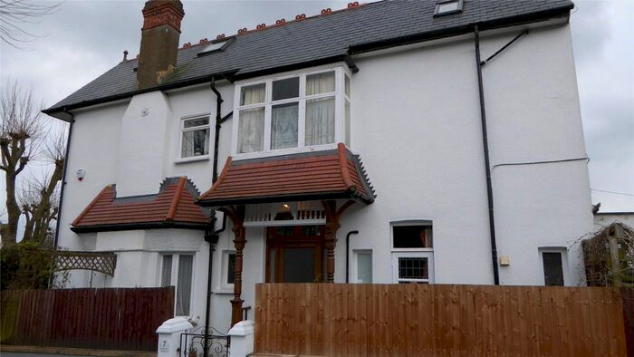 1 Bedroom Property To Rent In Grand Avenue, Muswell Hill, London, N10