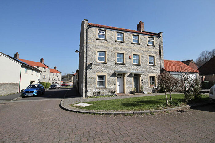 4 Bedroom Town House For Sale In Clockhouse View, Street, BA16