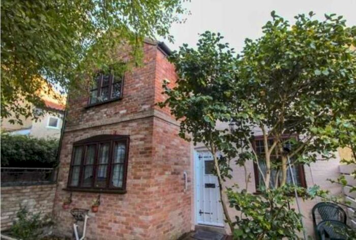 3 Bedroom Semi-Detached House To Rent In Raven Yard, Norwich, NR1